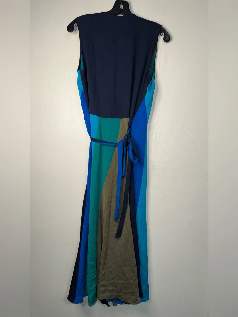 Diane Von Furstenberg Penelope Silk Sleeveless Wrap Midi Dress - Picture 4 of 16